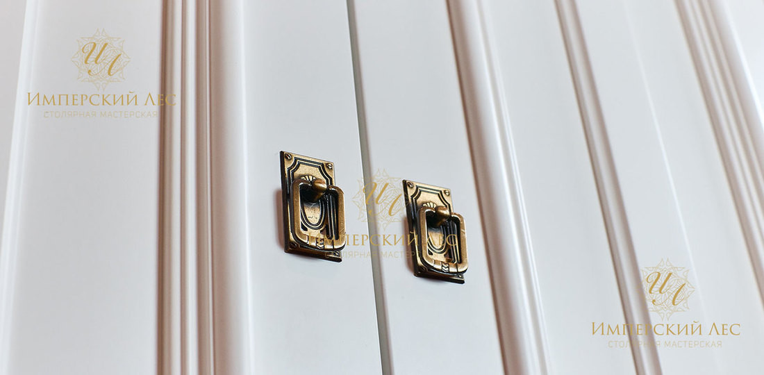 Двери из массива в викторианском стиле (белые)