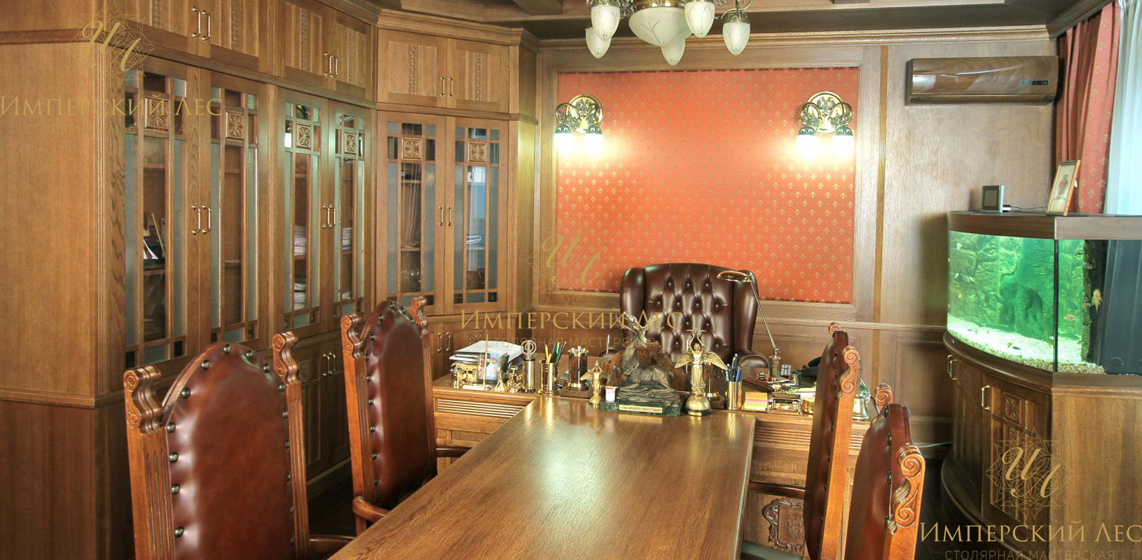 Домашний кабинет в классическом стиле из натурального массива дерева